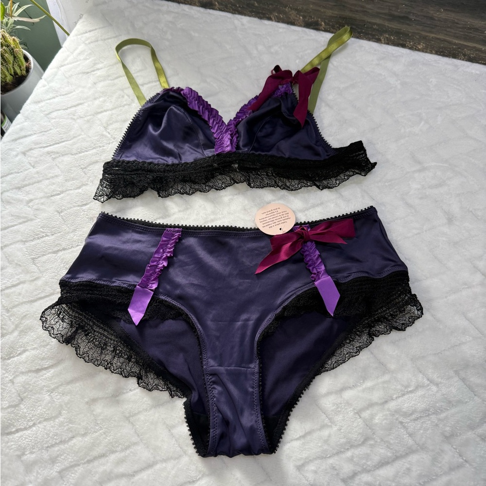 Y2K $185 Princesse Tam Tam Victorias Secret Lace Bra & Panty Purple 1990s 36B S